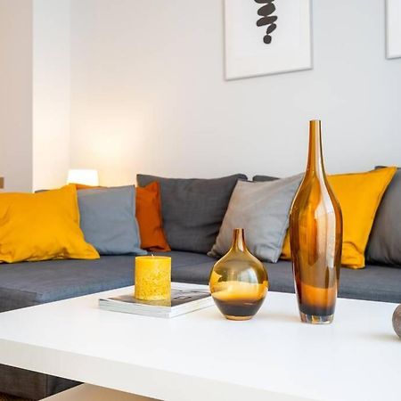 Lodging Apartments Monumumental Free Parking 바르셀로나 외부 사진