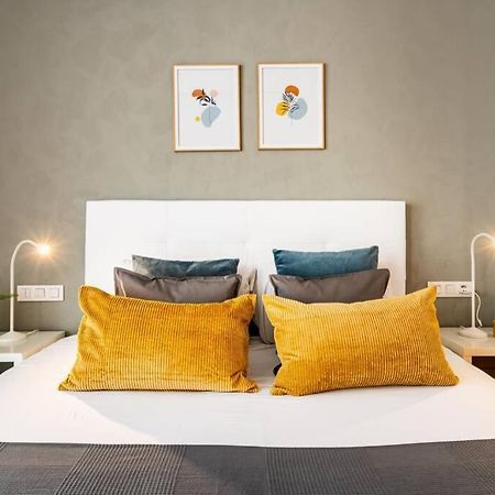 Lodging Apartments Monumumental Free Parking 바르셀로나 외부 사진