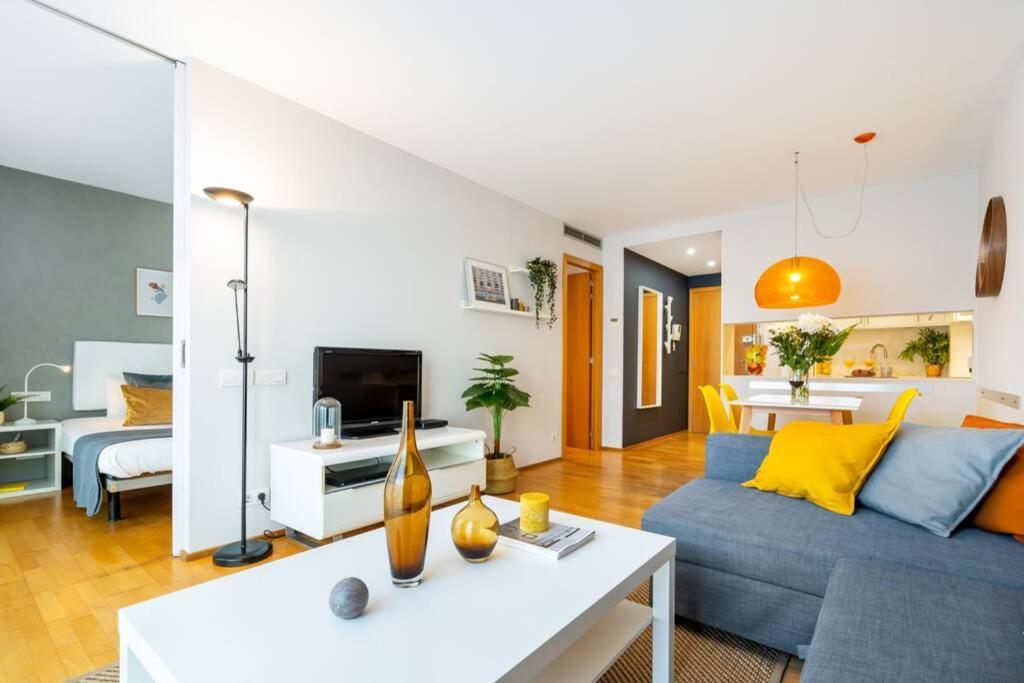 Lodging Apartments Monumumental Free Parking 바르셀로나 외부 사진