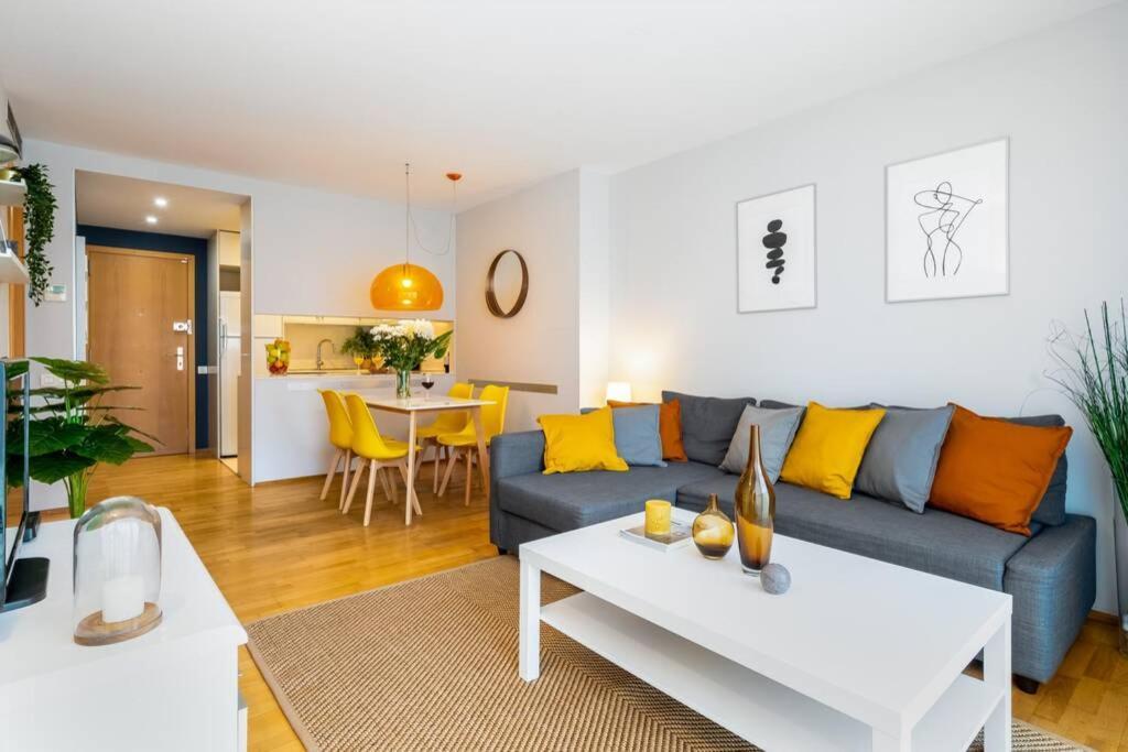 Lodging Apartments Monumumental Free Parking 바르셀로나 외부 사진