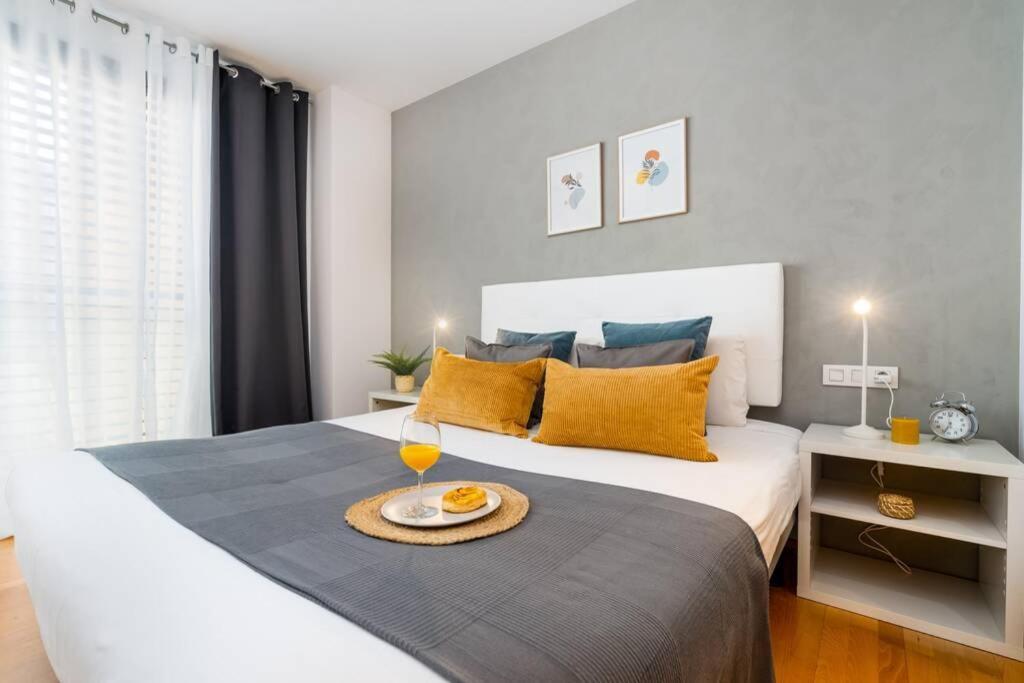 Lodging Apartments Monumumental Free Parking 바르셀로나 외부 사진