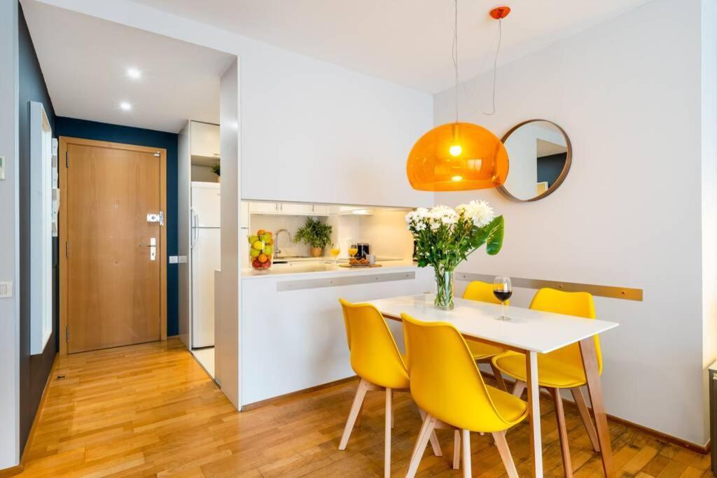 Lodging Apartments Monumumental Free Parking 바르셀로나 외부 사진