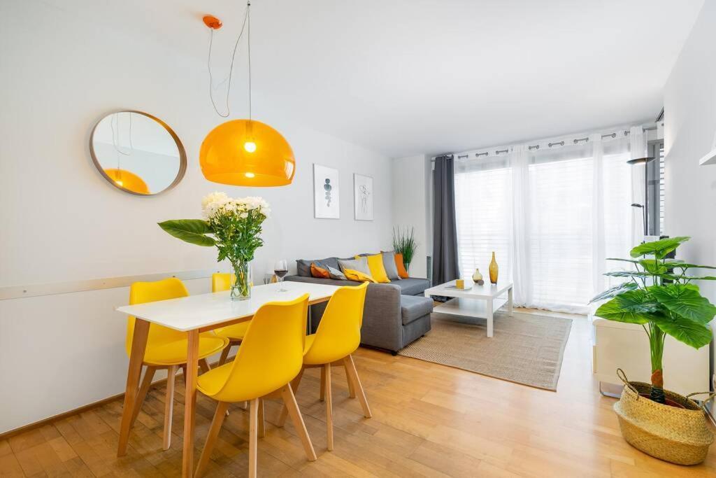 Lodging Apartments Monumumental Free Parking 바르셀로나 외부 사진