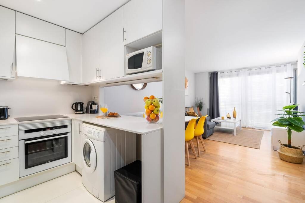 Lodging Apartments Monumumental Free Parking 바르셀로나 외부 사진