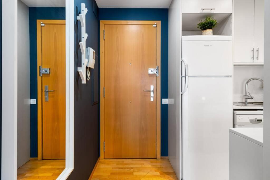 Lodging Apartments Monumumental Free Parking 바르셀로나 외부 사진