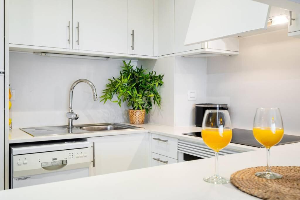 Lodging Apartments Monumumental Free Parking 바르셀로나 외부 사진