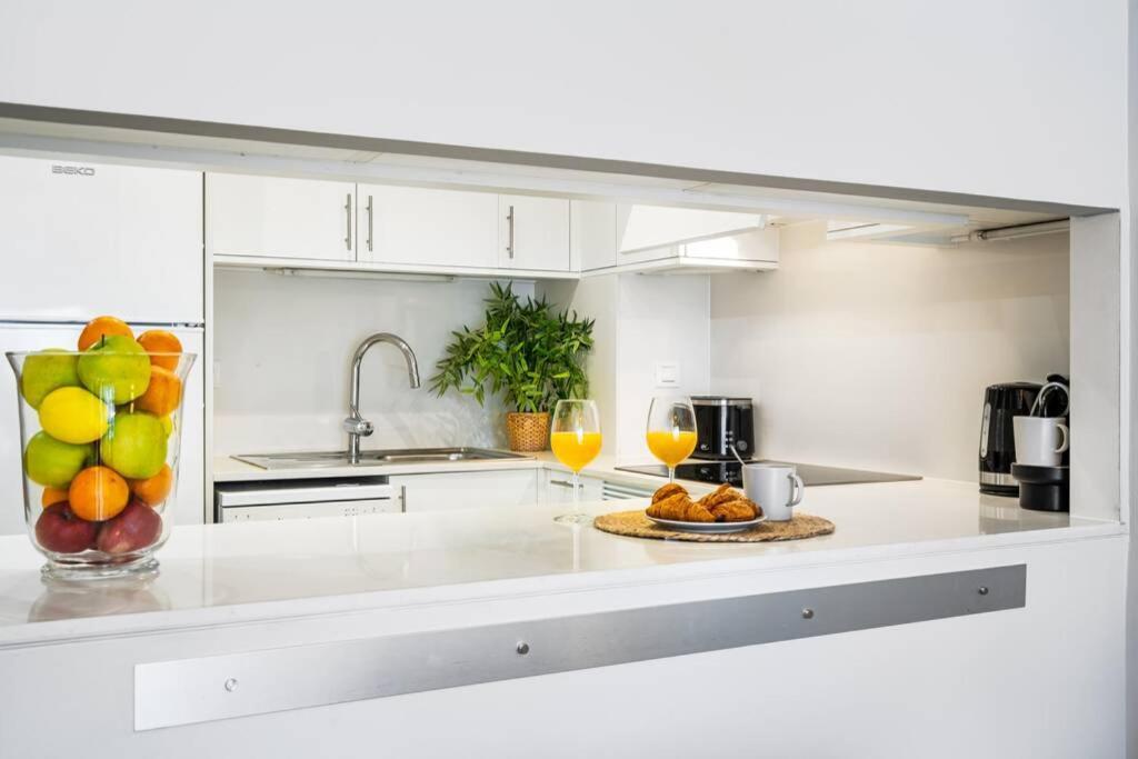 Lodging Apartments Monumumental Free Parking 바르셀로나 외부 사진