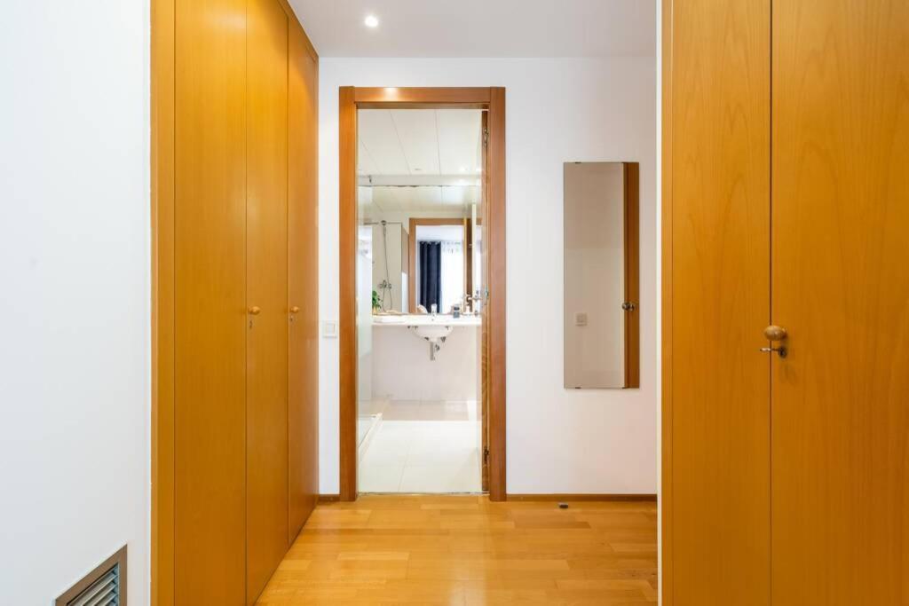 Lodging Apartments Monumumental Free Parking 바르셀로나 외부 사진