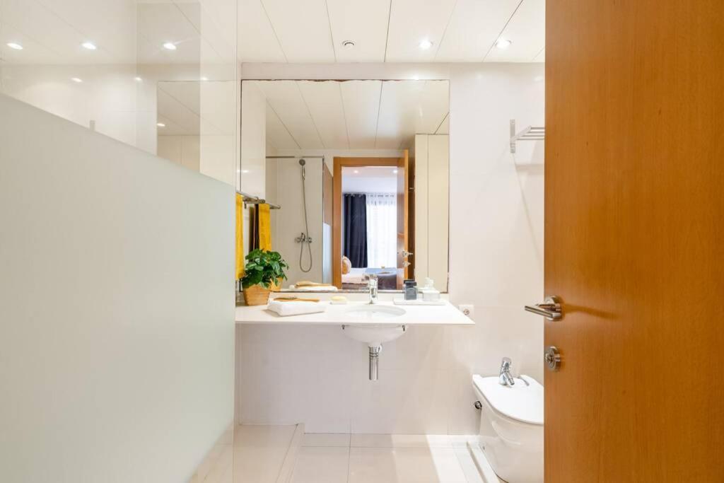 Lodging Apartments Monumumental Free Parking 바르셀로나 외부 사진